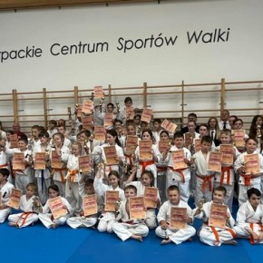 8 medali wywalczyli najmłodsi karatecy ARS Klub Kyokushinkai w Jaśle
