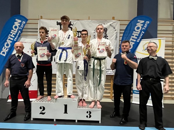 Ogólnopolski Turniej Karate Kyokushin  - Nowy Targ 202214 medali dla karateków ARS Limanowa – JONIEC Team 