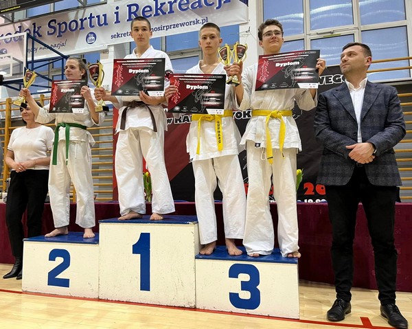 Pierwsze medale w nowym sezonie dla karateków ARS Limanowa – JONIEC Team.Mistrzostwa Makroregionu Południowego w Karate Kyokushin – Przeworsk 2023
