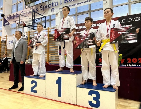 Pierwsze medale w nowym sezonie dla karateków ARS Limanowa – JONIEC Team.Mistrzostwa Makroregionu Południowego w Karate Kyokushin – Przeworsk 2023
