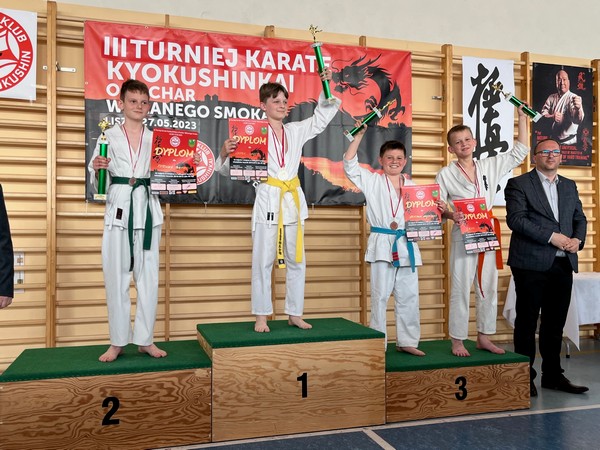 III Turniej Karate Kyokushin o Puchar Wiślanego Smoka.Młodzi karatecy ARS Limanowa – JONIEC Team wywalczyli 13 medali. 