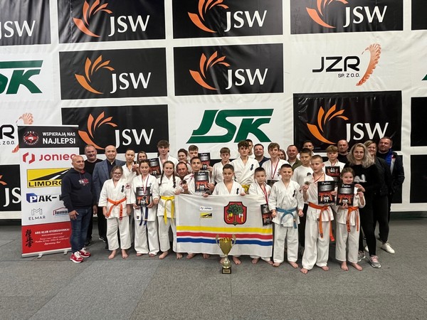 10 medali i drugie miejsce w klasyfikacji drużynowej na międzynarodowym turnieju w Jastrzębiu Zdroju