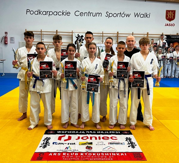 Karatecy ARS Limanowa-JONIEC Team wywalczyli 9 medali w Jaśle