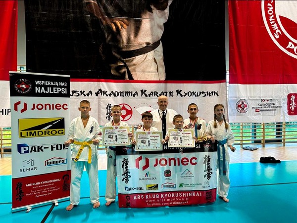 Limanowscy karatecy ARS Limanowa – JONIEC Team na podium Mistrzostw Polski w Karate Kyokushin