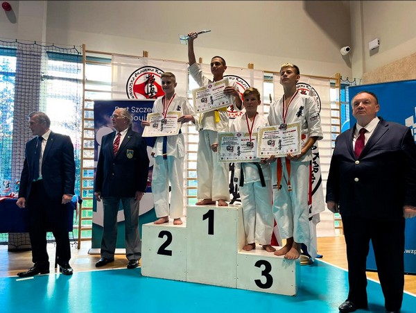 Limanowscy karatecy ARS Limanowa – JONIEC Team na podium Mistrzostw Polski w Karate Kyokushin