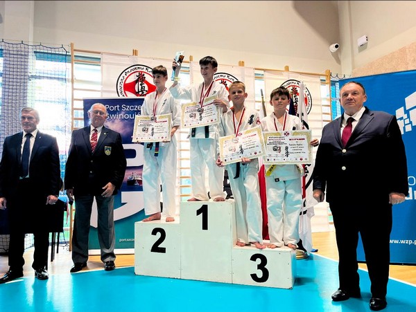 Limanowscy karatecy ARS Limanowa – JONIEC Team na podium Mistrzostw Polski w Karate Kyokushin