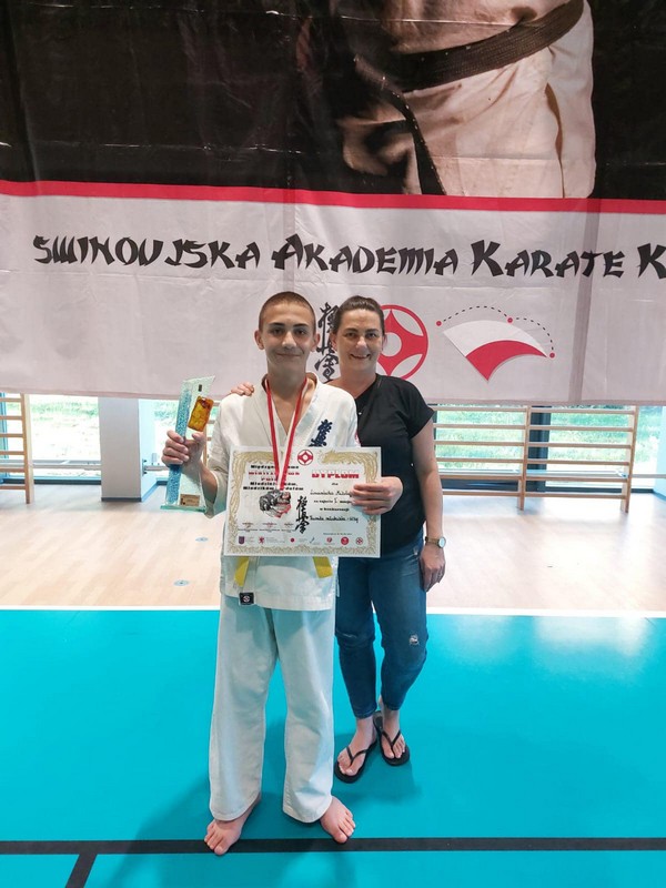 Limanowscy karatecy ARS Limanowa – JONIEC Team na podium Mistrzostw Polski w Karate Kyokushin