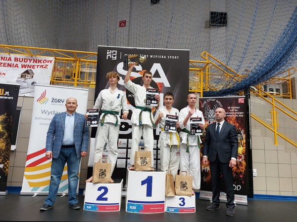 Kolejny dobry start i 9 medali karateków ARS Limanowa – JONIEC Team wywalczonych podczas Ogólnopolskiego Turnieju Karate Kyokushin „SARI CUP” w Żorach