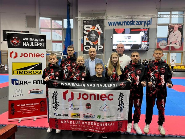 Kolejny dobry start i 9 medali karateków ARS Limanowa – JONIEC Team wywalczonych podczas Ogólnopolskiego Turnieju Karate Kyokushin „SARI CUP” w Żorach