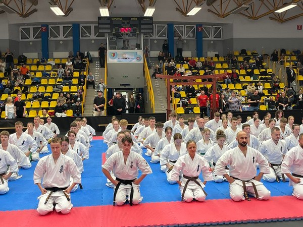 Kolejny dobry start i 9 medali karateków ARS Limanowa – JONIEC Team wywalczonych podczas Ogólnopolskiego Turnieju Karate Kyokushin „SARI CUP” w Żorach