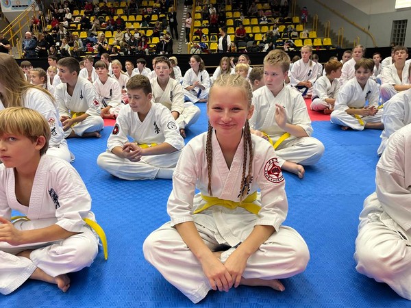 Kolejny dobry start i 9 medali karateków ARS Limanowa – JONIEC Team wywalczonych podczas Ogólnopolskiego Turnieju Karate Kyokushin „SARI CUP” w Żorach