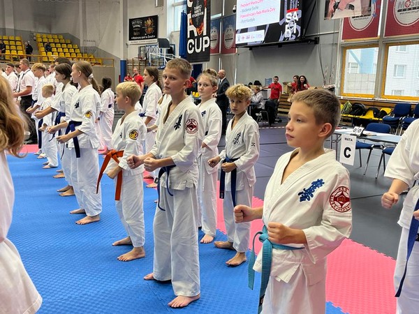 Kolejny dobry start i 9 medali karateków ARS Limanowa – JONIEC Team wywalczonych podczas Ogólnopolskiego Turnieju Karate Kyokushin „SARI CUP” w Żorach