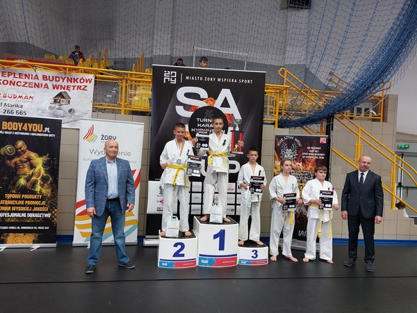 Kolejny dobry start i 9 medali karateków ARS Limanowa – JONIEC Team wywalczonych podczas Ogólnopolskiego Turnieju Karate Kyokushin „SARI CUP” w Żorach