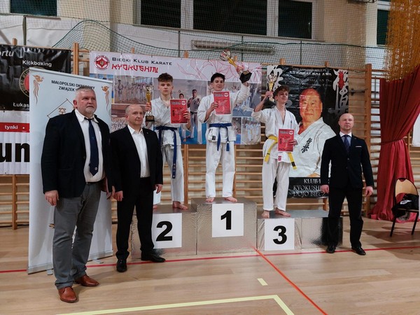 Pierwsze zawody w 2024 roku i pierwsze sukcesy karateków ARS Limanowa – JONIEC Team - 11 medali na Mistrzostwach Małopolski Karate Kyokushin