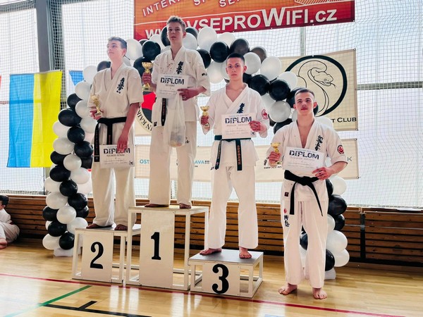 Kolejny międzynarodowy sukces karateków ARS Limanowa – JONEC Team.7 medali podczas „SILESIA CUP” w Ostrawie.